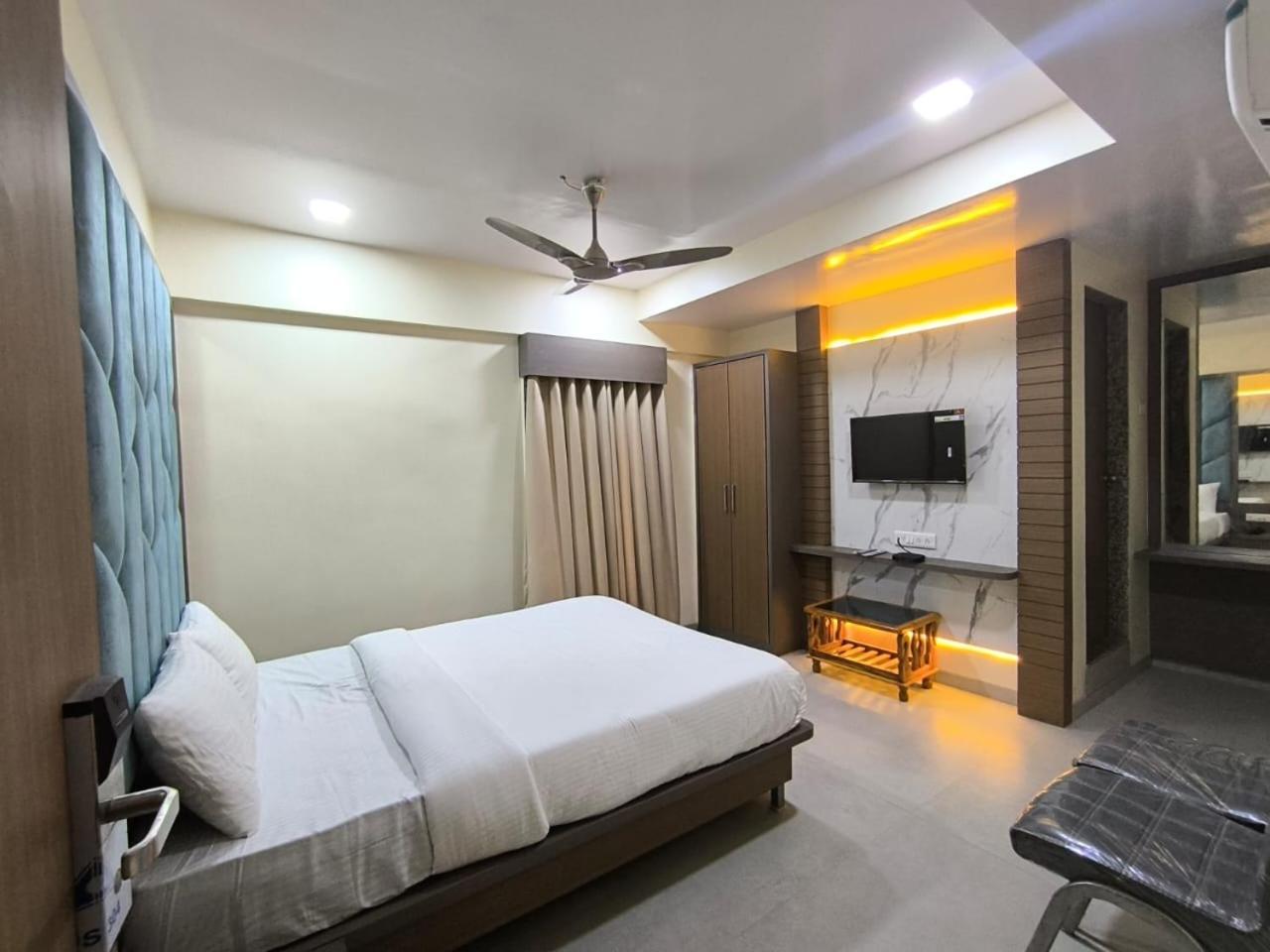 Hotel Shree Residency Lodging & Boarding Navi Mumbai Exterior photo